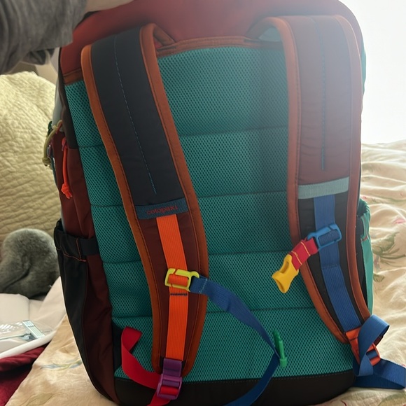 Chiquillo 30L Daypack - Del Día – Cotopaxi Cotapaxi chiIQUILLO 30 L backpack Del dia color!